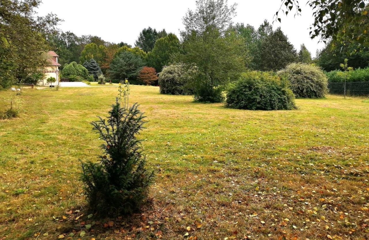 Le Gite Du Parc La Coquille Exterior photo